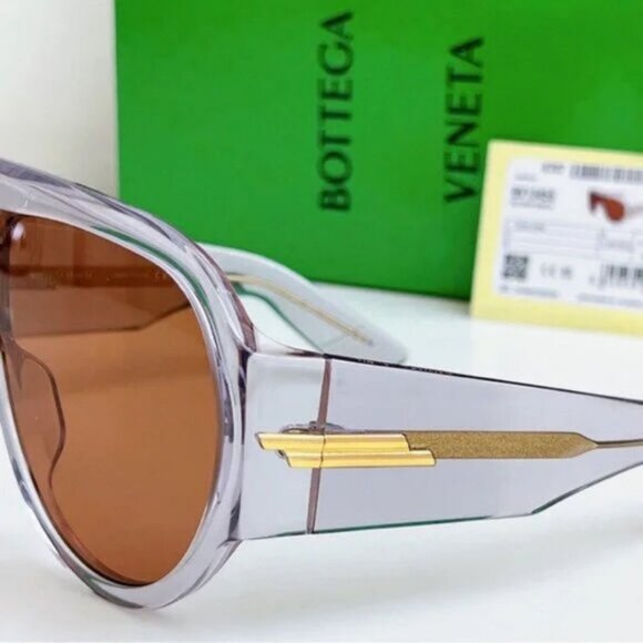 Luxurious Bottega Veneta Shield Eyewear - Gold Bars